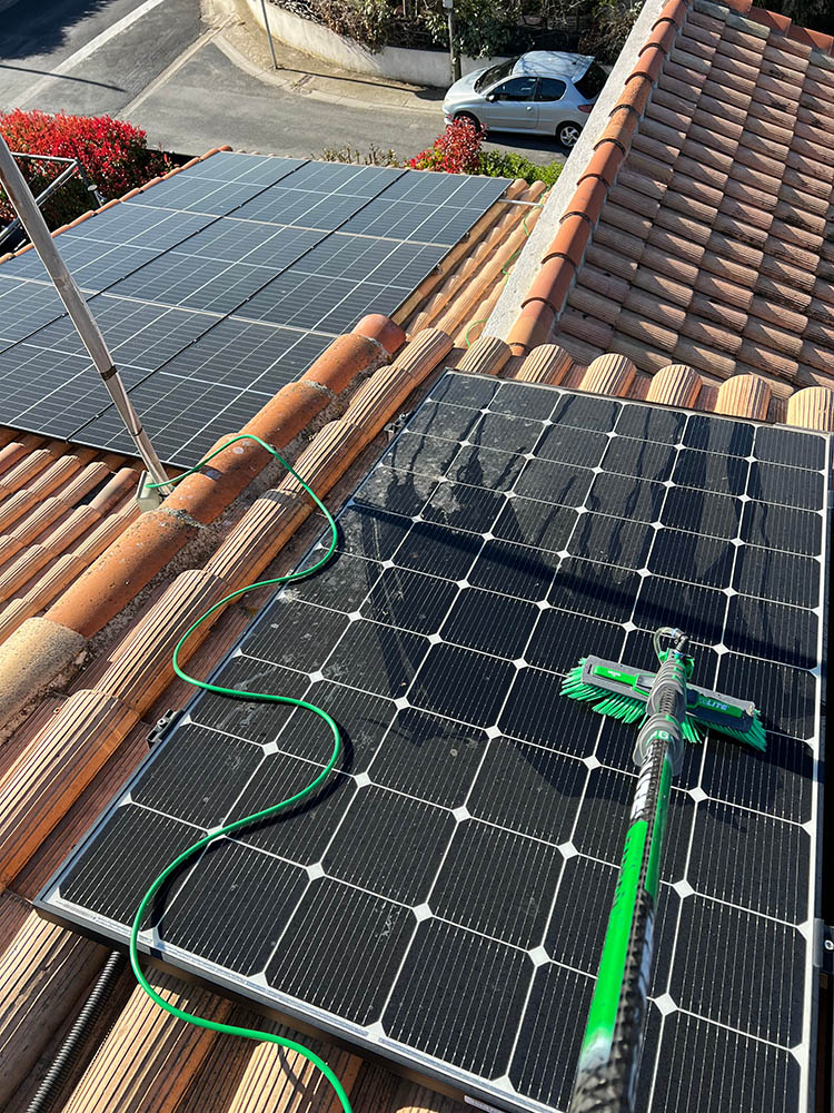 nettoyage panneaux solaires avant